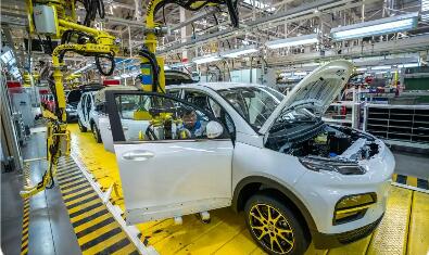 中国汽车产业迈进规模化和价值化新时期