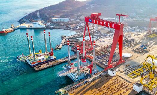 我国新一代“海上移动岛”从青岛启航发往中东交付使用