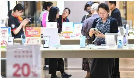 社零总额首破50万亿元大关 三个关键词彰显消费动能