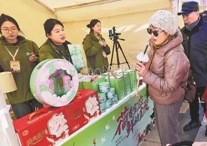 “中国荷藕之乡”签约合作忙