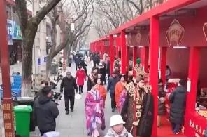 开启“买买买+逛吃+沉浸式打卡”模式 节前消费市场人气爆棚、活力十足