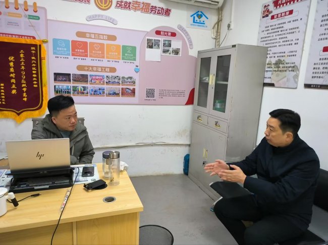 湖北蕲春：普法进物流 守好寄递“安全关”