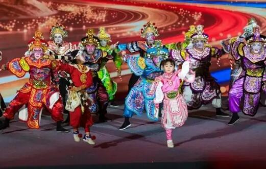 年轻人在非遗中“寻味中国年”