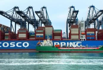 全国首艘双燃料甲醇加注船启用