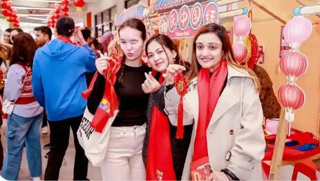 这个春节，中外游客“双向奔赴”具象化了