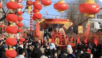 年俗为“撬”点 数智作“潮”头——马年新春消费“多面精彩”