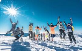 冰场观灯 滑雪赏景——春节假期山西“冰雪热”观察