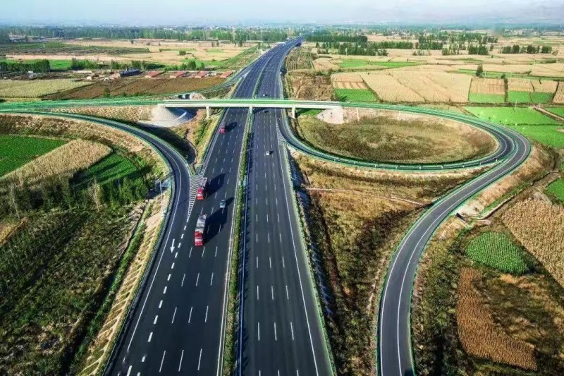 国内最长！卡本57米预应力碳板落地呼和浩特