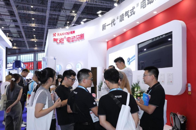 正畸党和敏感牙如何选电动牙刷？牙医推荐锐舞气泡电动牙刷