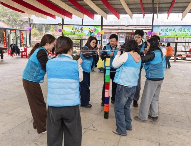 浠水畔，巾帼“揉”春入梦；新征程，红妆破浪乘风