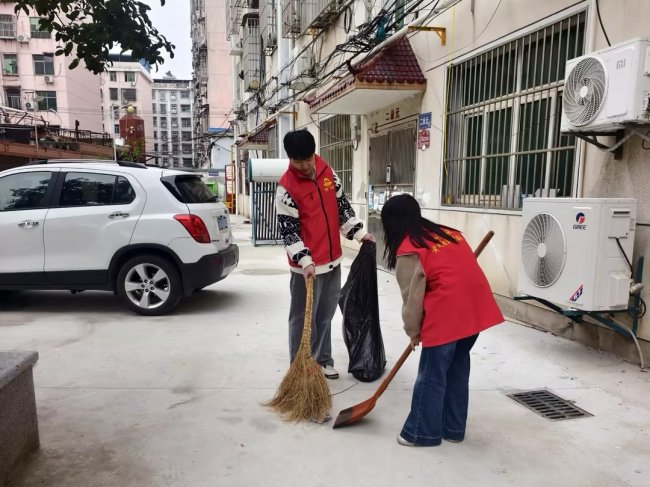 汗水擦亮文明底色 志愿温暖两座家园