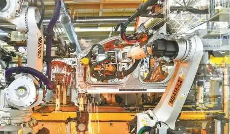 宁波海关支持战略性新兴产业集群发展 “新能源汽车产业之城”加速崛起