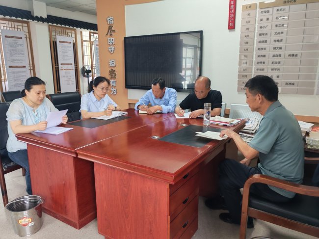 一抹“志愿红”，绘就春天的温暖底色