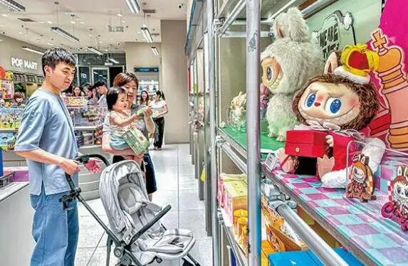 从“买商品”到“买体验”：消费何以成为增长主引擎？