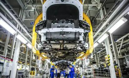 凭借新能源与智能化的先发优势——中国三车企进入全球前十