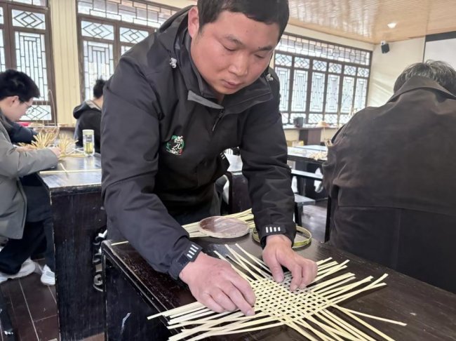 守艺传匠心，搭桥连山野，传声促振兴