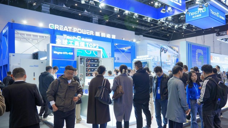 以“硬核内芯”定义可靠新高度！鹏辉能源新一代全场景储能方案亮相ESIE 2026