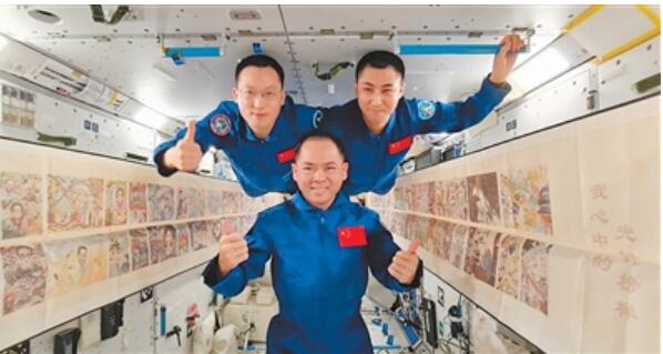 第五届“天宫画展”在中国空间站开展