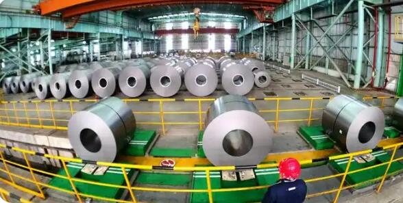 AI“掌炉”数据“掌舵” 看大模型如何改变老钢厂