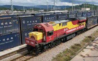 中老铁路跨境货物贸易突破800亿元