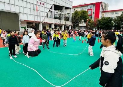 四川：打造孩子看得见的校园健康生态圈