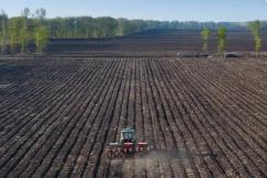 黑龙江：黑土涌春潮 沃野盼春耕