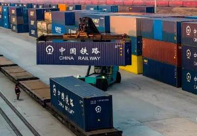 钢铁驼队驰骋新丝路 流动中国澎湃新动能