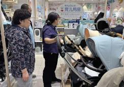 儿童推车消费迈向轻量化、智能化、情绪化