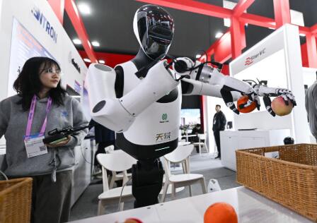 人形机器人加速出海　中国硬科技增添新名片