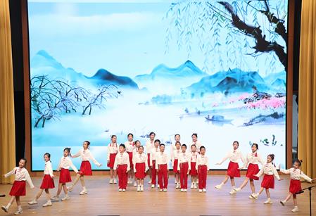 “首都校园领读计划”启动 百余位校长领读