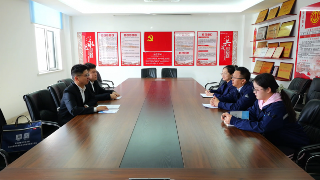 阿拉善高新区：主动靠前 精准服务 把惠企政策送到企业“心坎上”
