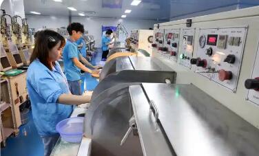 我国将多举措推进服务业扩能提质