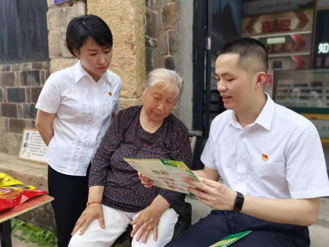 湖北红安：红色寻根铸忠诚 薪火相传践使命