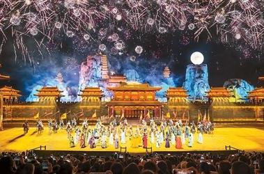 从“看景”到“入景” 国风沉浸 令人“上头”