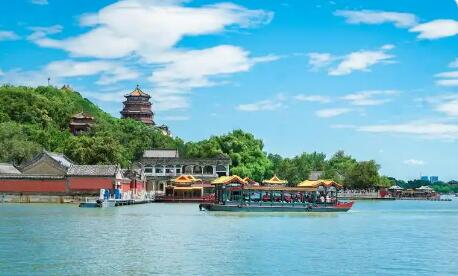 从“看山看水”到“乐享山水”——解锁旅游强国的进阶密码