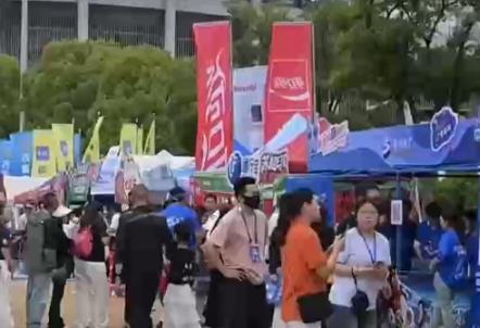各地特色活动点燃夏日消费热情 文体旅商深度融拓展城市消费空间