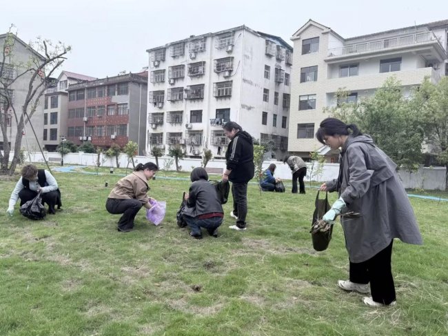 躬身为民践初心，志愿服务添文明