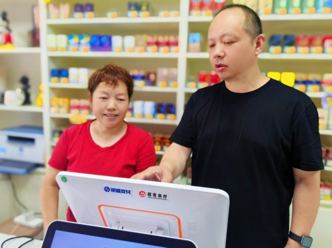 武汉黄陂：深耕终端践初心 贴心服务暖商户