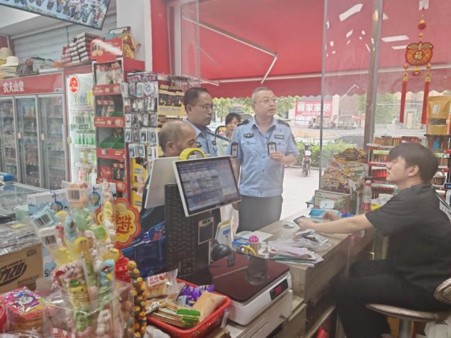 武汉蔡甸烟草：开展上门反诈宣传 全力守护零售户 “钱袋子”