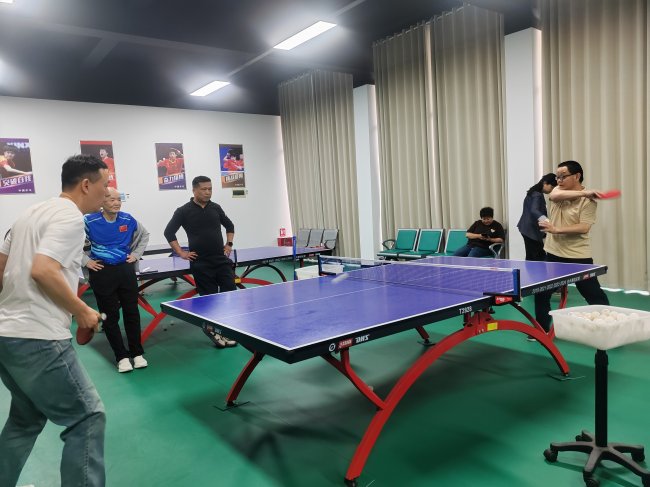 组建兴趣小组 激活青春动能