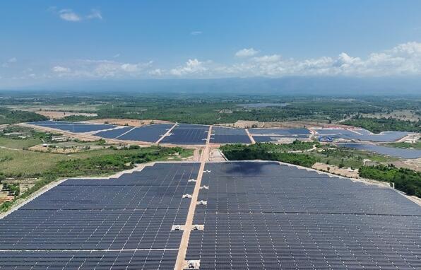 云南能源集团投资建设的万象纳蚌80兆瓦光伏项目全容量并网