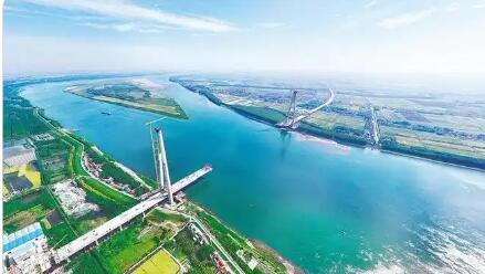 湖北交投集团在长江湖北段同步推进7座长江大桥建设