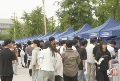 “真金白银”投入建设高水平专业群 职业教育成人才“蓄水池”产业升级“助推器”