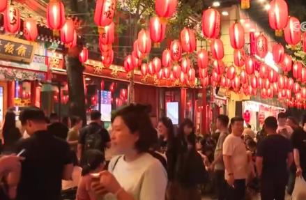人气火、消费旺！“夜”态万千、场景上“新”助推夏日夜经济热力值飙升