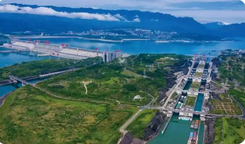 “真正使黄金水道产生黄金效益”——从三个时间维度看三峡水运新通道工程