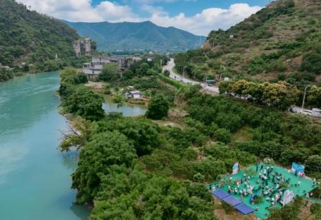“中国三华李之乡”粤北翁源鲜果开摘 多元融合赋能乡村振兴