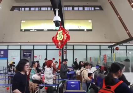 “民族文化+免签红利+交通便捷”让中老跨境休闲游热度持续高涨