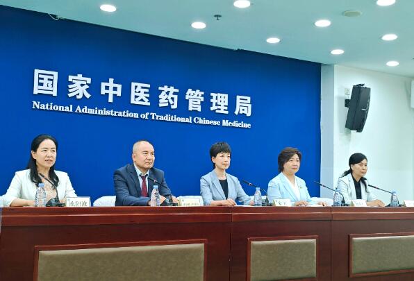 夏湿暑热皮肤病高发，中医专家带来“内调外治”良方