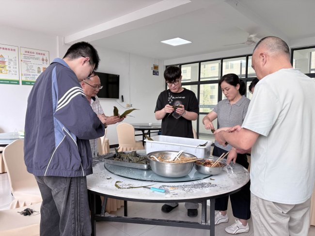 享“粽”不放纵，清风伴清廉