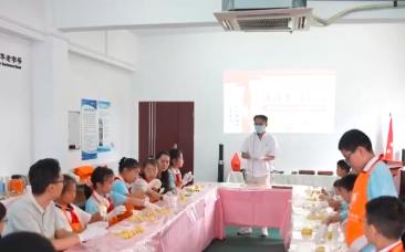 “生产线”变“风景线”带火新型工业游 一块糕点因“被看见”而更有味道